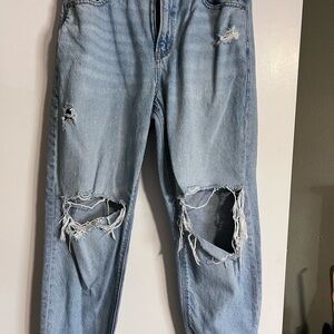 American Eagle Women’s Light Blue Distressed Jeans